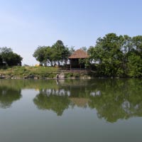 house-on-the-lake