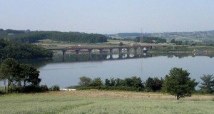 most_na_jezeru_gruza