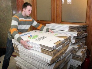 U kutije će se odlagati novine, kancelarijski papir, časopisi, prospekti, sveske, katalozi, knjige i kutije