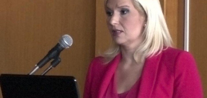 Ministarka energetike Zorana Mihajlović sa studentima FIN-a u Kragujevcu