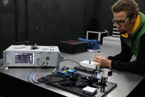 na raspolaganju imaju najmoderinije laboratorije, naučnu operemu, računare, biblioteku, resursni centar