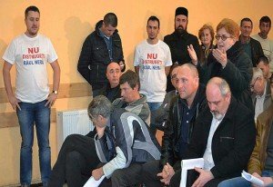 Svestenik i gradjani Prigora u Rumuniji protiv hidrocentrale