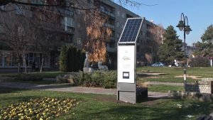 Solarna klupa u Paraćinu