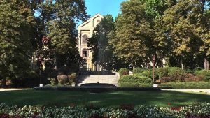 Fontana ispred Starog zdanja